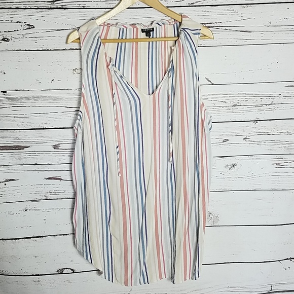 Torrid Tops - 💃 Torrid sleeveless top